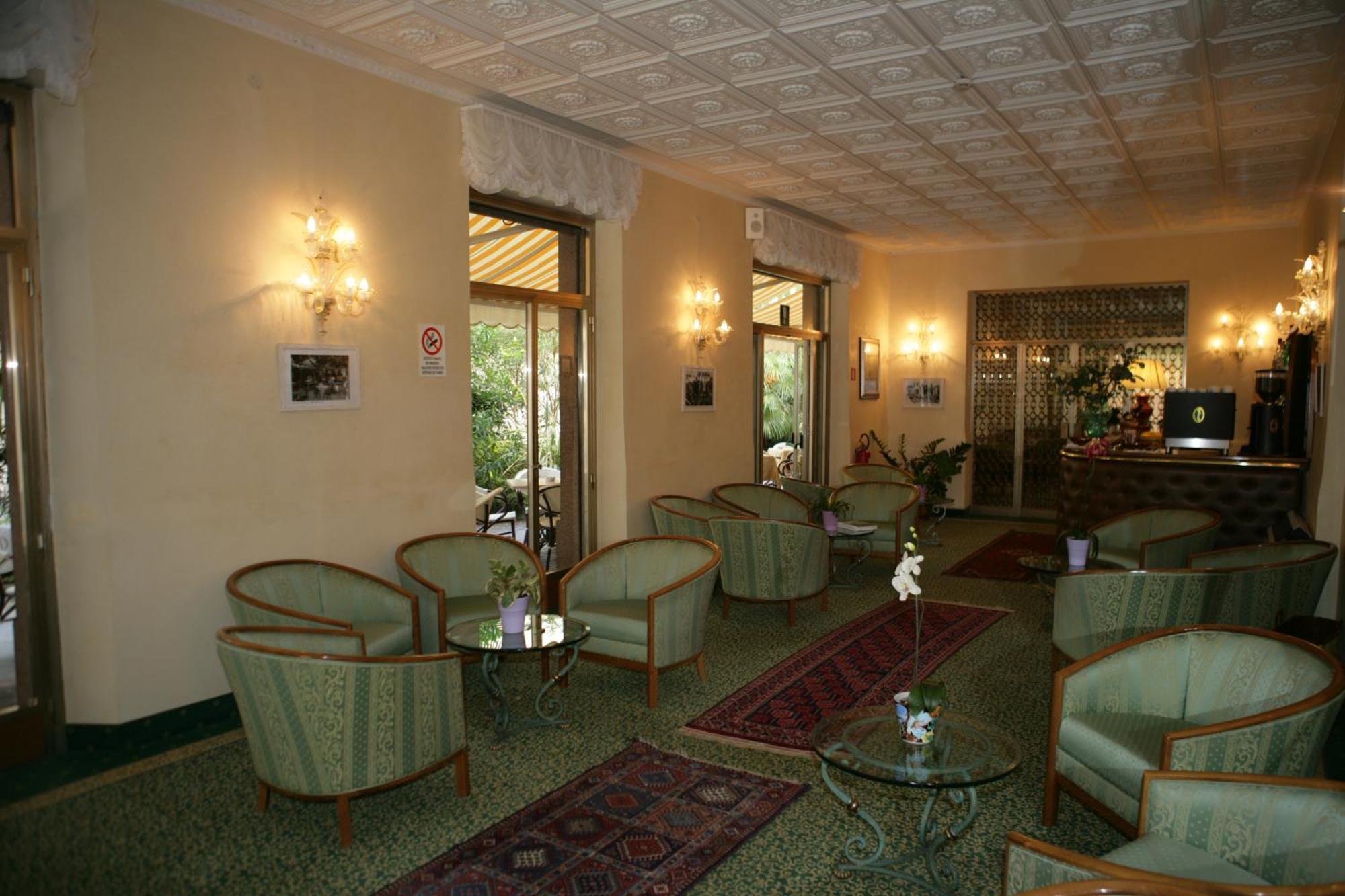 Hotel Diana Grado Exteriör bild